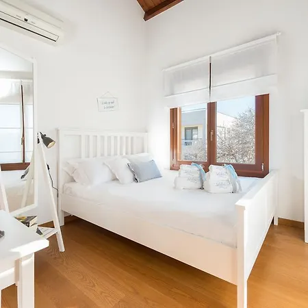 Valasia Boutique Villa *